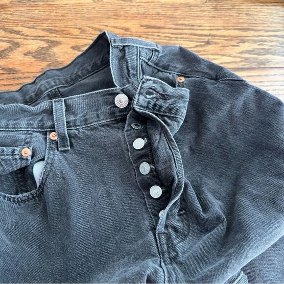 Levi’s 501 Cropped Button Fly 100% Cotton Raw Hem Jeans Faded Black Women’s 31 - Picture 5 of 8